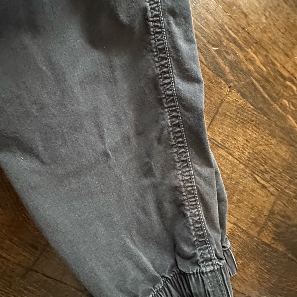 $5 bundle sale American Eagle dark gray cargo leggings size Small - Picture 6 of 7